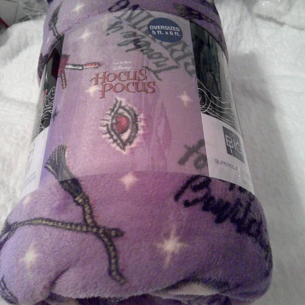 Disney The Big One Hocus Pocus Throw blanket
